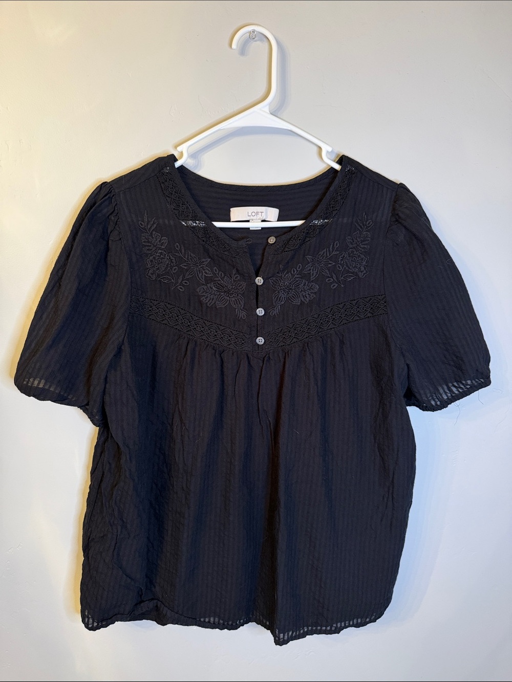 LOFT Black Embroidered Button-Pleat Short Sleeve Blouse